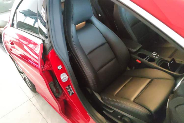 Used Mercedes-Benz CLA 2016 Facelifted CLA 200 Stylish Edition Right Front Seat