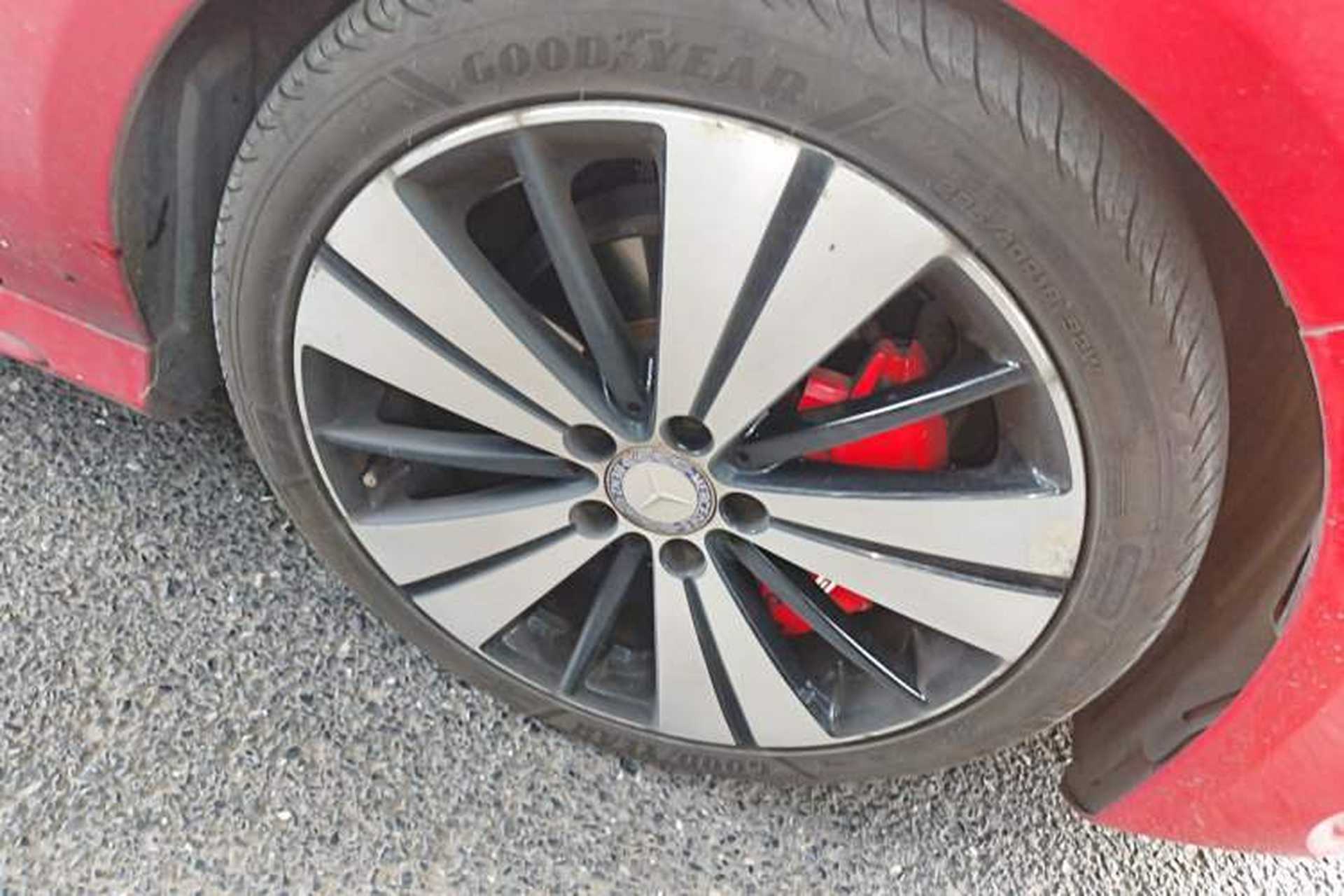 Used Mercedes-Benz CLA 2016 Facelifted CLA 200 Stylish Edition Right Front Wheel Hub