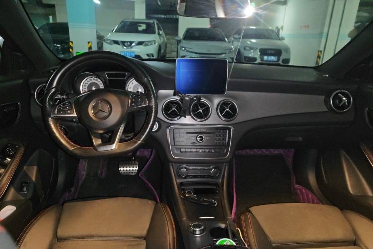 Used Mercedes-Benz CLA 2016 CLA 220 4MATIC Center Console