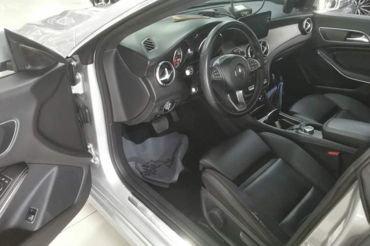 Used Mercedes-Benz CLA 2016 Refreshed CLA 200 Sport Edition Driver Seat