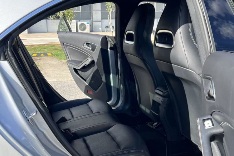 Used Mercedes-Benz CLA 2016 Facelifted CLA 200 Stylish Edition Interior 1