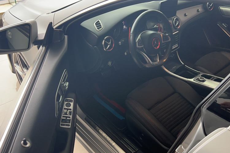 Used Mercedes-Benz CLA 2016 CLA 220 4MATIC Interior 2