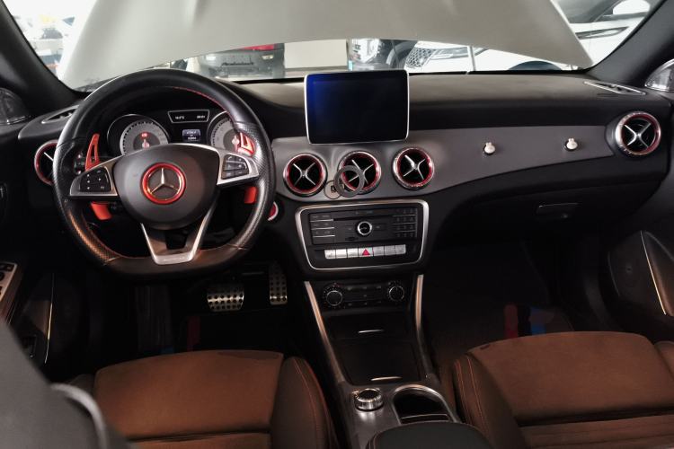 Used Mercedes-Benz CLA 2016 CLA 220 4MATIC Interior 2