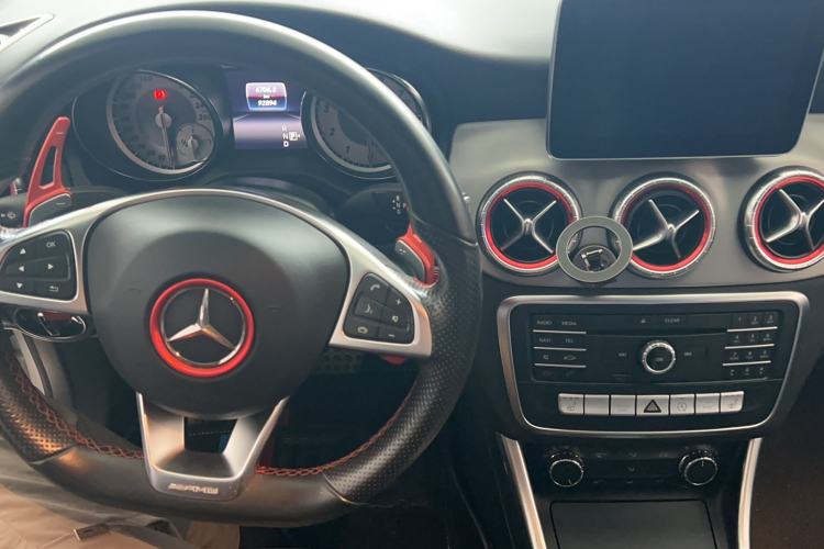 Used Mercedes-Benz CLA 2016 CLA 220 4MATIC Interior 3
