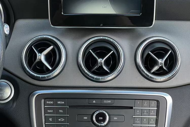 Used Mercedes-Benz CLA 2016 Facelifted CLA 200 Stylish Edition Interior 8