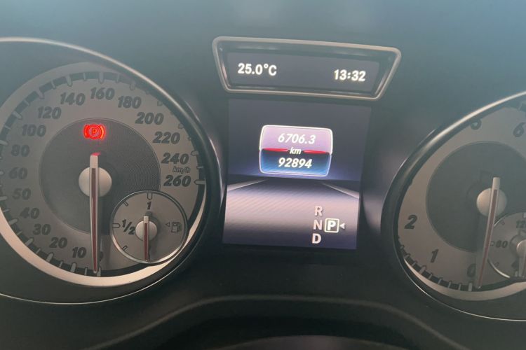 Used Mercedes-Benz CLA 2016 CLA 220 4MATIC Odometer Close Up