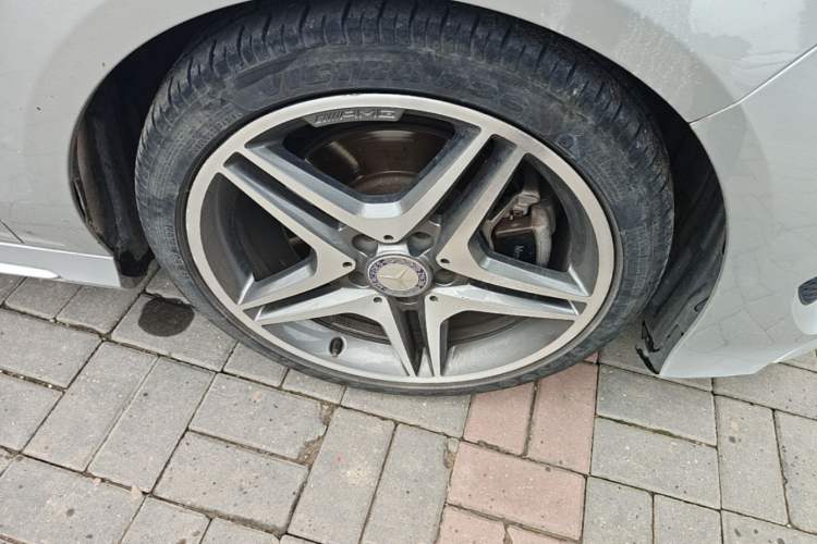 Used Mercedes-Benz CLA 2016 CLA 220 4MATIC Right Front Wheel Hub