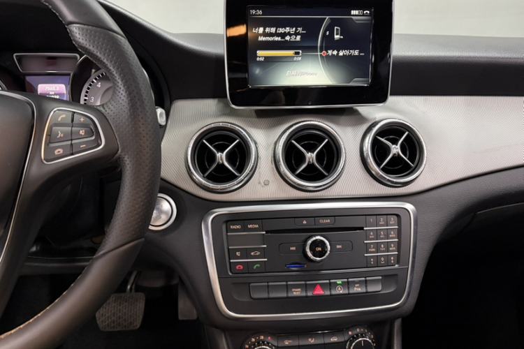 Used Mercedes-Benz CLA 2016 CLA 200 Sport Edition Audio And AC Panel