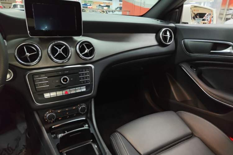 Used Mercedes-Benz CLA 2016 Refreshed CLA 200 Sport Edition Audio And AC Panel
