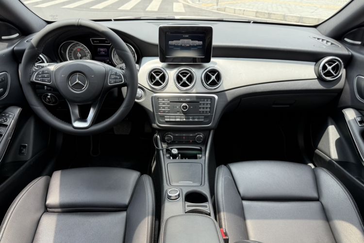 Used Mercedes-Benz CLA 2016 CLA 200 Style Edition Audio And AC Panel