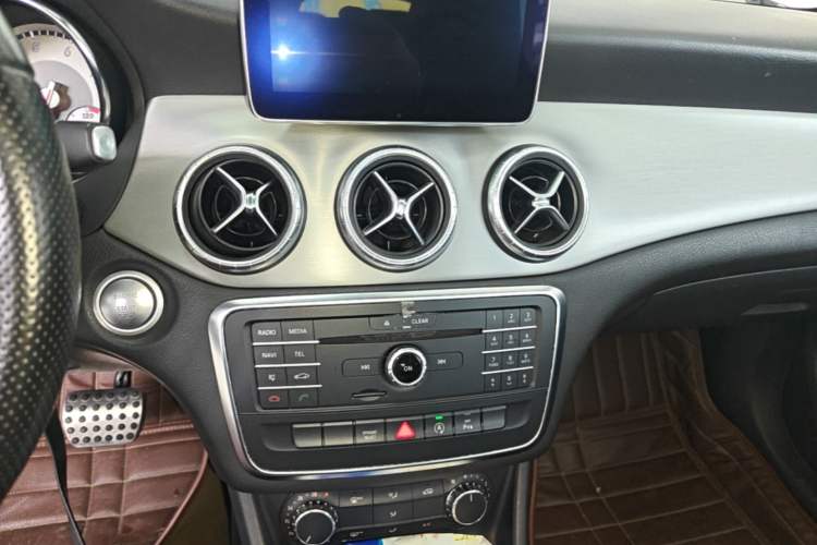 Used Mercedes-Benz CLA 2016 CLA 220 4MATIC Audio And AC Panel
