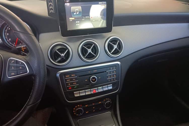 Used Mercedes-Benz CLA 2016 Facelifted CLA 200 Stylish Edition Audio And AC Panel