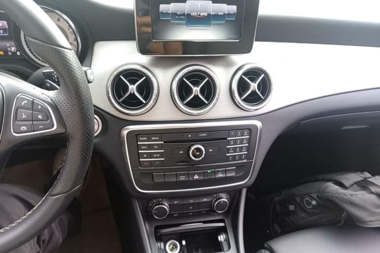 Used Mercedes-Benz CLA 2016 CLA 200 Style Edition Audio And AC Panel