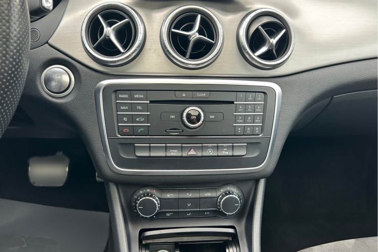 Used Mercedes-Benz CLA 2016 CLA 220 4MATIC Audio And AC Panel