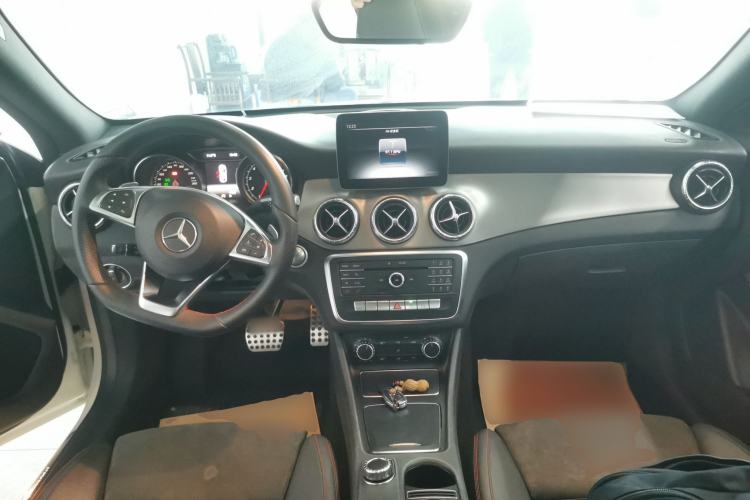 Used Mercedes-Benz CLA 2016 Year Restyled CLA 220 4MATIC Center Console