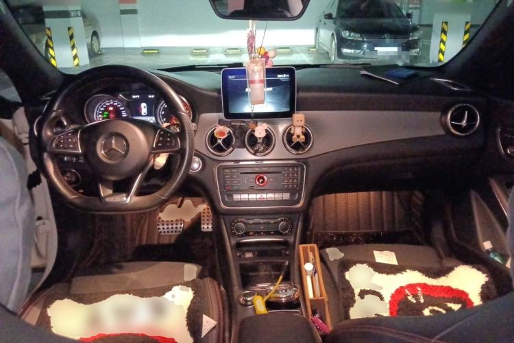 Used Mercedes-Benz CLA 2016 Year Restyled CLA 220 4MATIC Center Console