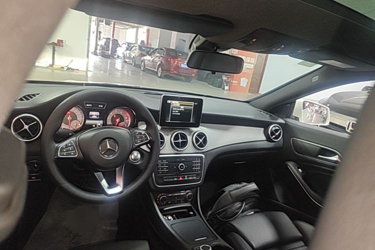 Used Mercedes-Benz CLA 2016 CLA 200 Style Edition Center Console
