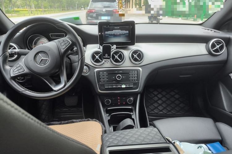 Used Mercedes-Benz CLA 2016 CLA 200 Style Edition Center Console