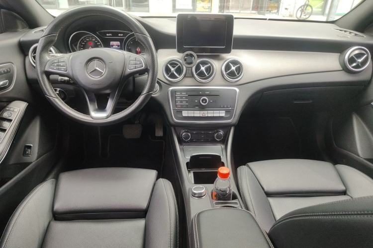Used Mercedes-Benz CLA 2016 Facelifted CLA 200 Stylish Edition Center Console