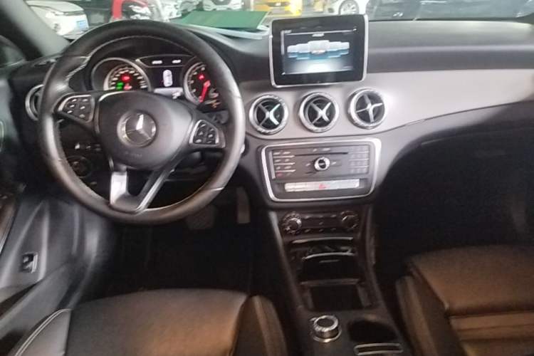 Used Mercedes-Benz CLA 2016 Facelifted CLA 200 Stylish Edition Center Console