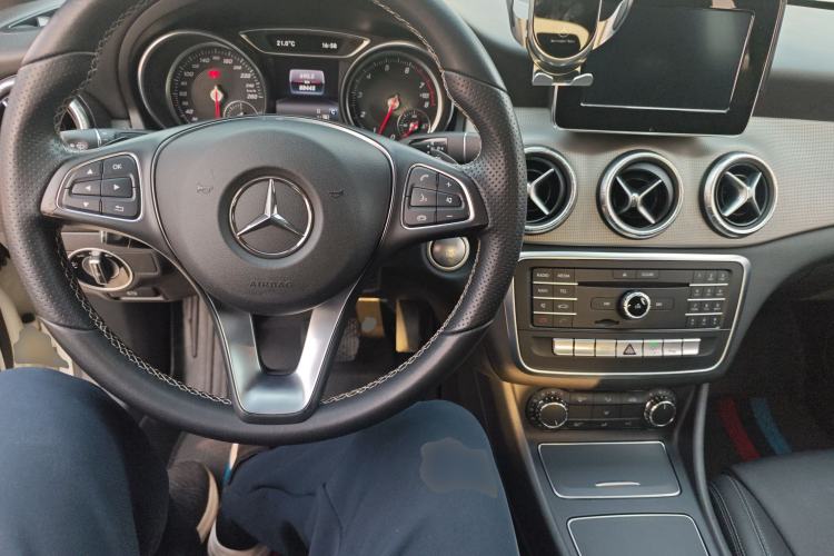Used Mercedes-Benz CLA 2016 Facelifted CLA 200 Stylish Edition Center Console
