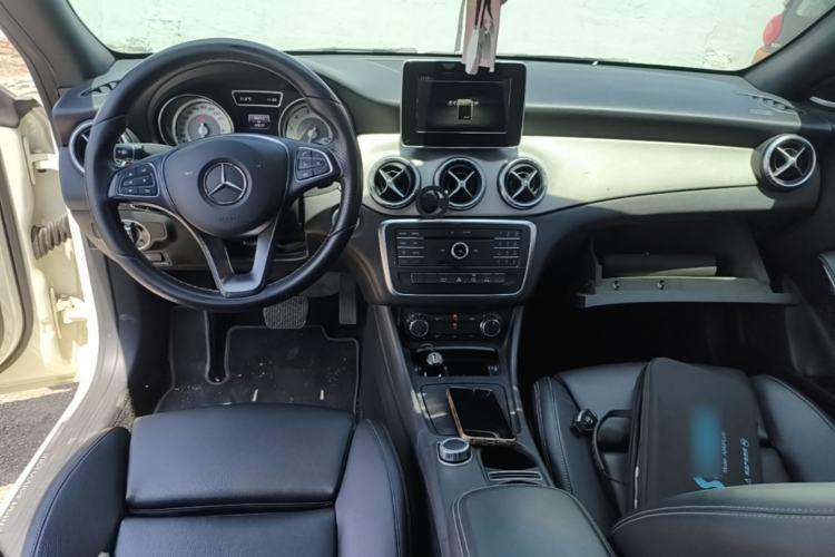Used Mercedes-Benz CLA 2016 CLA 200 Style Edition Center Console