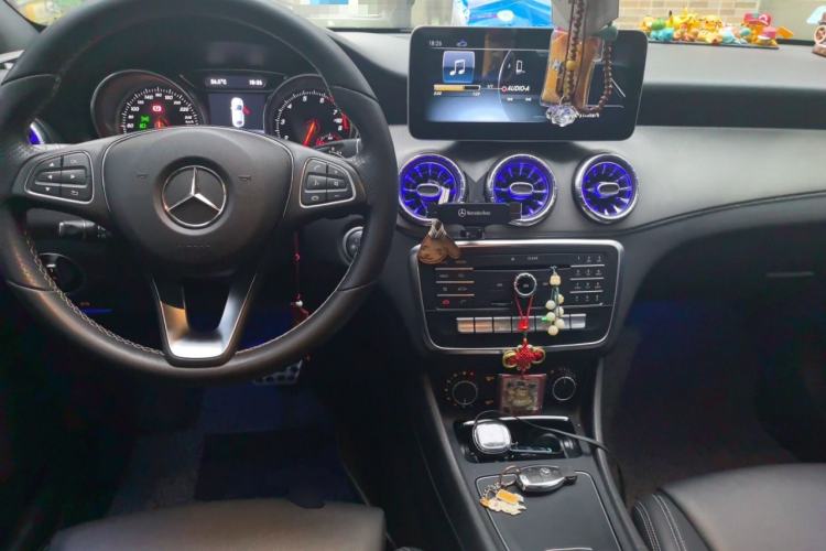 Used Mercedes-Benz CLA 2016 Facelifted CLA 200 Stylish Edition Center Console