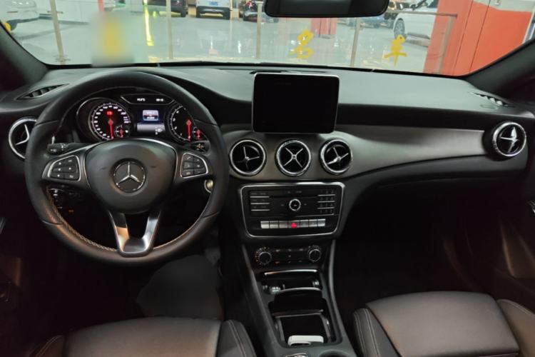 Used Mercedes-Benz CLA 2016 Refreshed CLA 200 Sport Edition Center Console