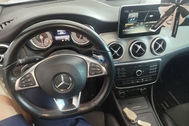 Used Mercedes-Benz CLA 2016 CLA 220 4MATIC Center Console