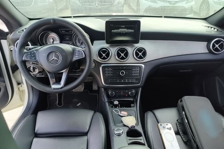 Used Mercedes-Benz CLA 2016 CLA 200 Style Edition Center Console