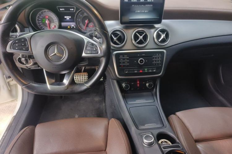 Used Mercedes-Benz CLA 2016 CLA 260 4MATIC Center Console