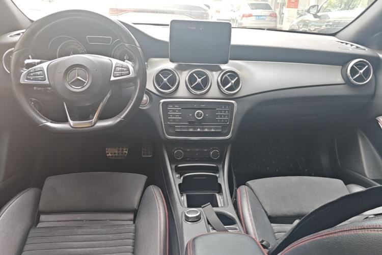 Used Mercedes-Benz CLA 2016 CLA 220 4MATIC Center Console