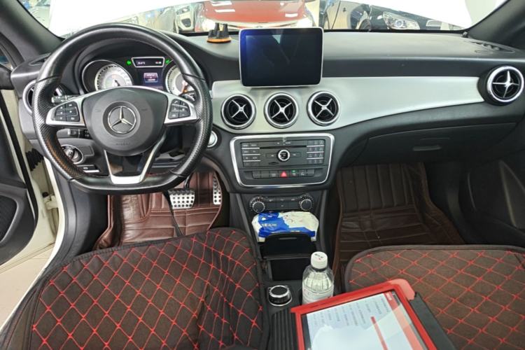 Used Mercedes-Benz CLA 2016 CLA 220 4MATIC Center Console