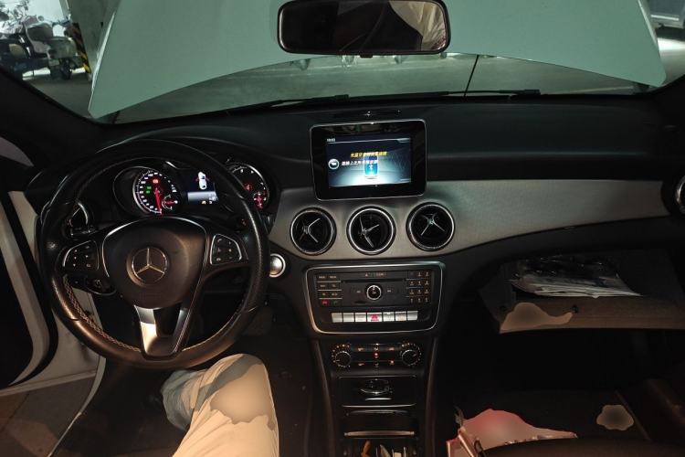 Used Mercedes-Benz CLA 2016 Facelifted CLA 200 Stylish Edition Center Console