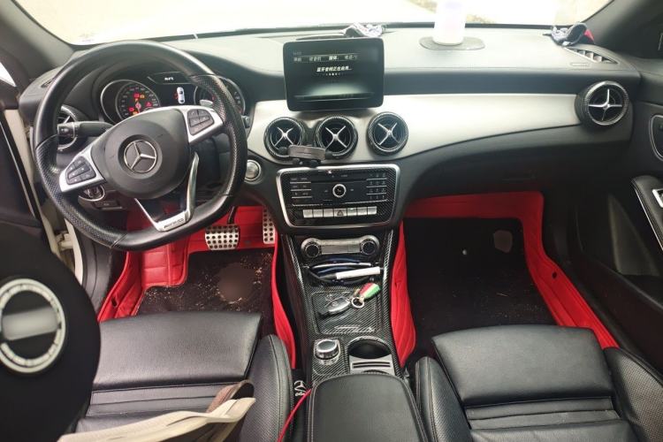 Used Mercedes-Benz CLA 2016 Facelifted CLA 260 4MATIC Center Console