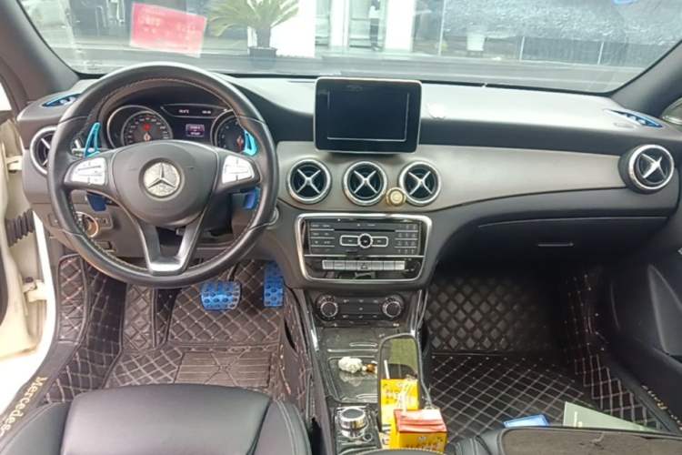 Used Mercedes-Benz CLA 2016 Refreshed CLA 200 Sport Edition Center Console
