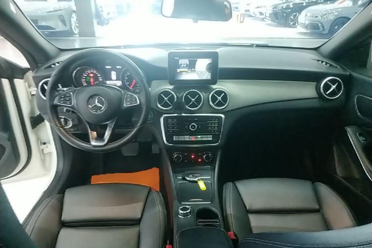 Used Mercedes-Benz CLA 2016 Refreshed CLA 200 Sport Edition Center Console