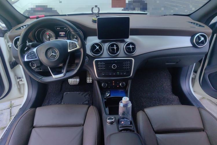 Used Mercedes-Benz CLA 2016 CLA 260 4MATIC Center Console