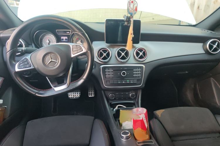 Used Mercedes-Benz CLA 2016 CLA 220 4MATIC Center Console