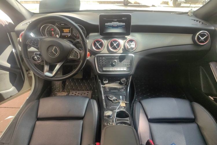 Used Mercedes-Benz CLA 2016 Facelifted CLA 200 Stylish Edition Center Console
