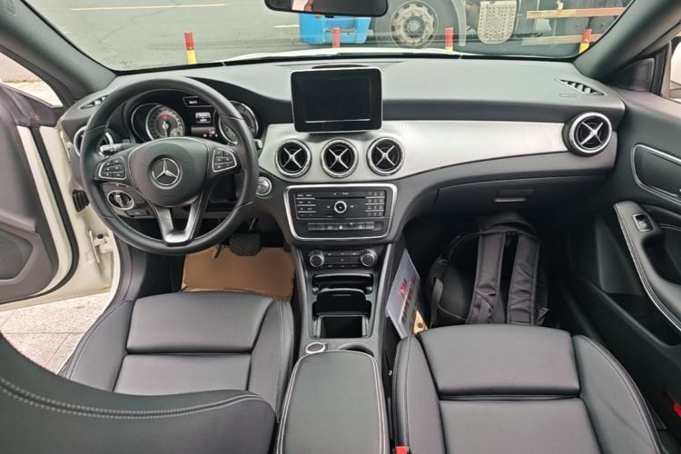 Used Mercedes-Benz CLA 2016 CLA 200 Style Edition Center Console