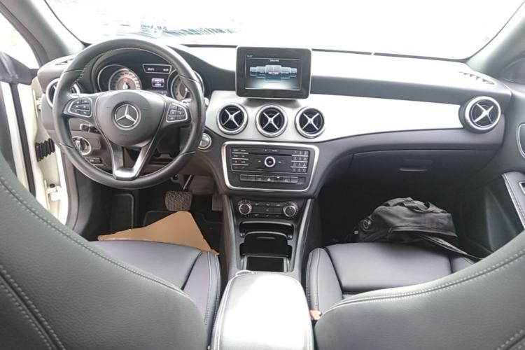 Used Mercedes-Benz CLA 2016 CLA 200 Style Edition Center Console
