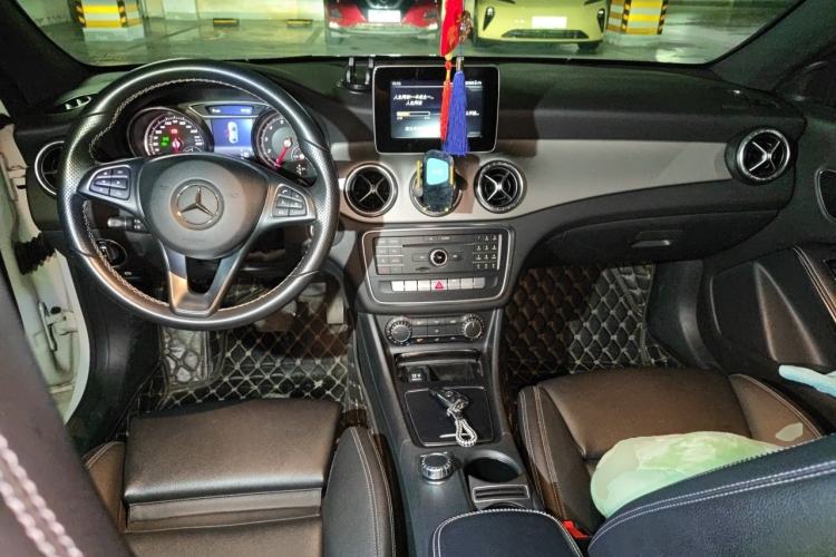 Used Mercedes-Benz CLA 2016 Facelifted CLA 200 Stylish Edition Center Console