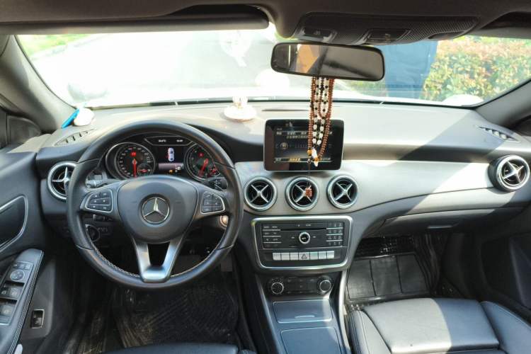 Used Mercedes-Benz CLA 2016 Refreshed CLA 200 Sport Edition Center Console