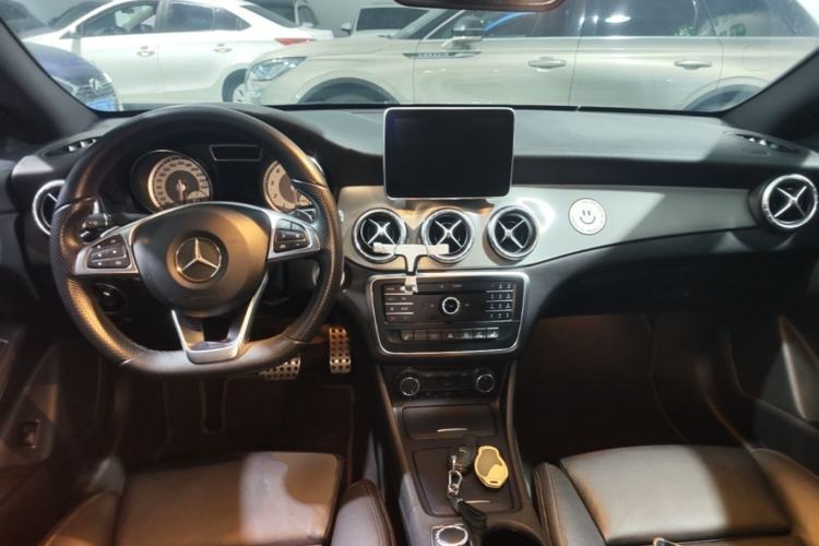 Used Mercedes-Benz CLA 2016 CLA 260 4MATIC Center Console