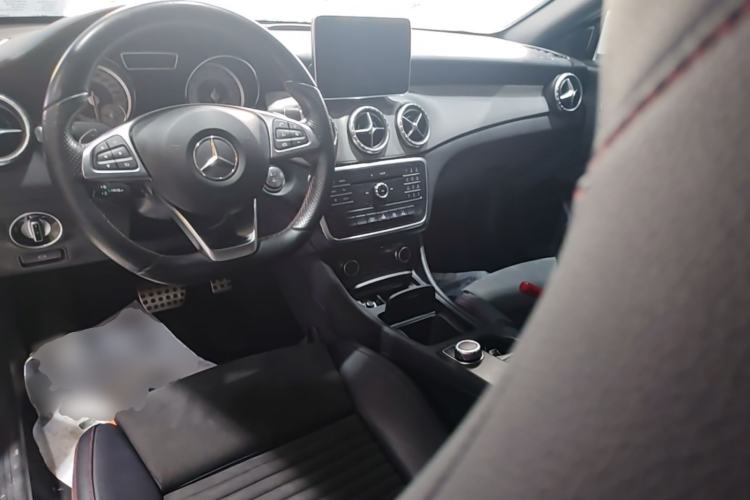 Used Mercedes-Benz CLA 2016 CLA 220 4MATIC Center Console