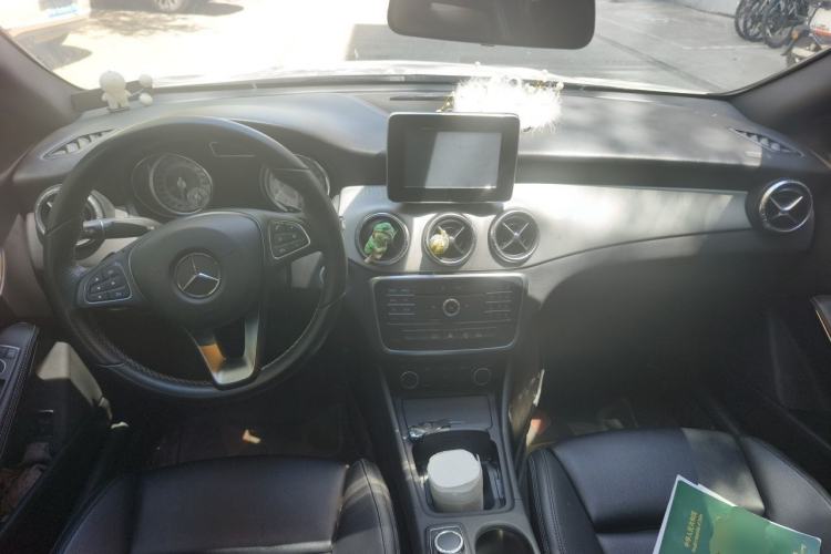Used Mercedes-Benz CLA 2016 CLA 200 Style Edition Center Console