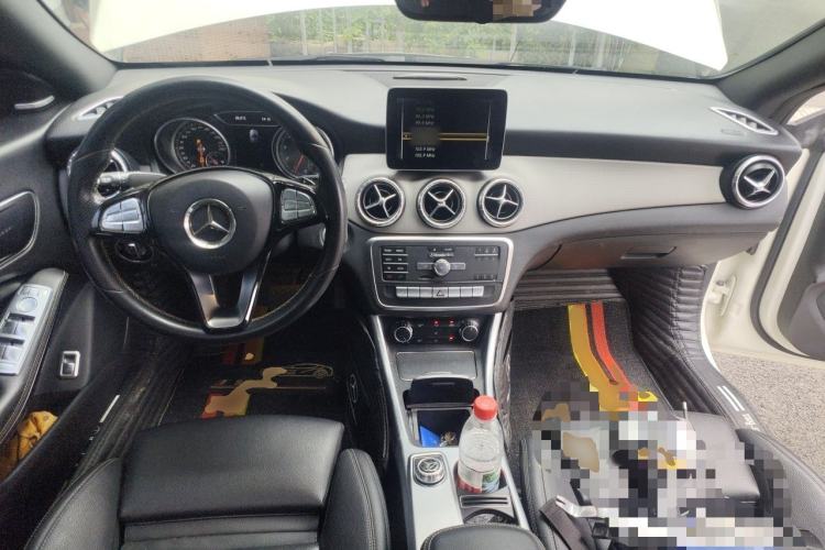 Used Mercedes-Benz CLA 2016 Refreshed CLA 200 Sport Edition Center Console