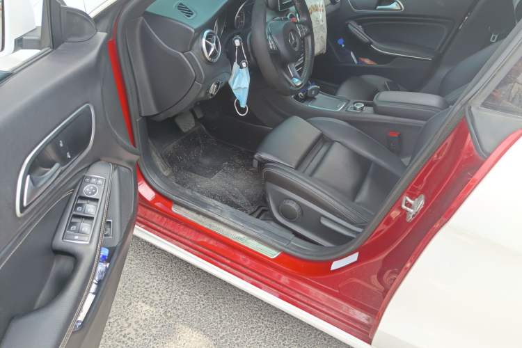 Used Mercedes-Benz CLA 2016 Refreshed CLA 200 Sport Edition Driver Seat
