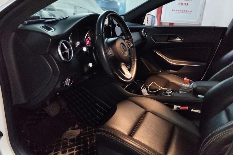Used Mercedes-Benz CLA 2016 Facelifted CLA 200 Stylish Edition Driver Seat